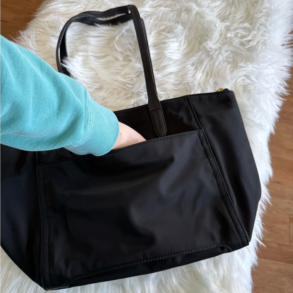 🔥Michael Kors | Black Purse with Zip Close and Trolly Sleeve and Tons of Storage - Picture 6 of 16